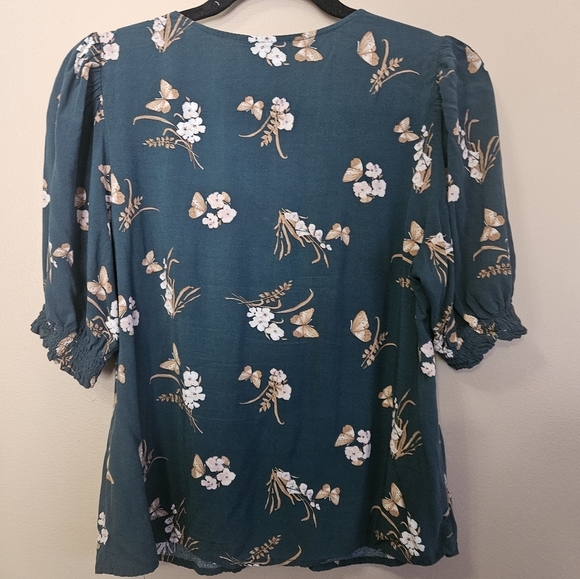 Vero Moda Women's Size M Button Down Top Blouse Puff Sleeve Green Floral - Picture 2 of 4